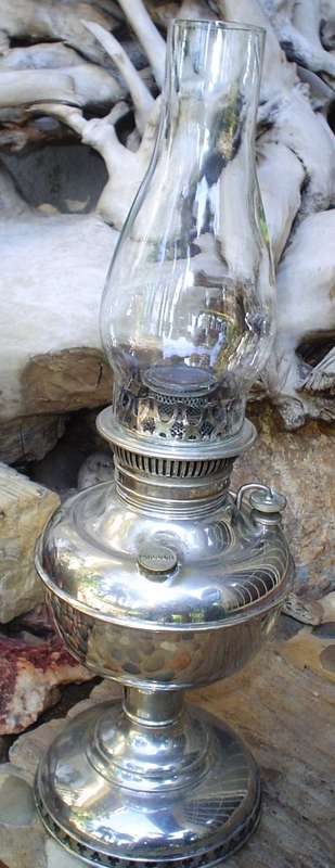 Beautiful antique kerosene "The Miller Lamp" made in USA-in good condition
