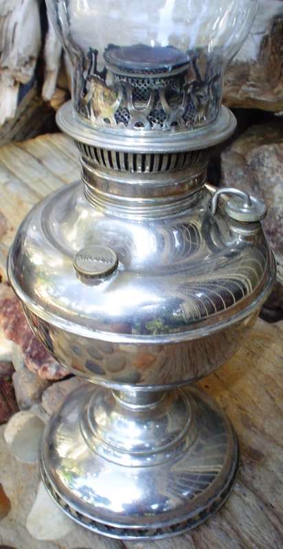 Beautiful antique kerosene "The Miller Lamp" made in USA-in good condition