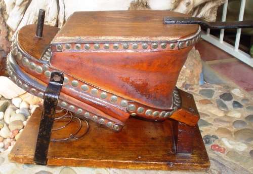 Antique "ship" bellow for fog horn (horn not part of it)- Steel, wood and good leather -works well