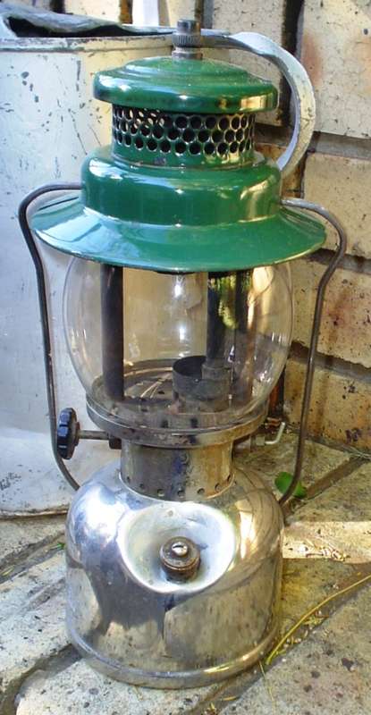 Coleman 249 "The sunshine of the night"-Made in Canada June 1951 Kerosene lantern-working