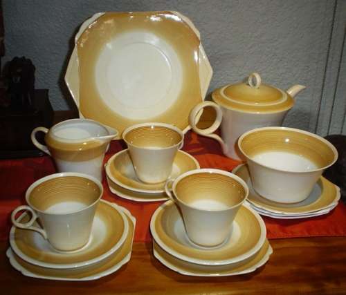Beautiful vintage White/toffee colour 20 piece Shelley England-Art Deco style Reg no 78161 tea set