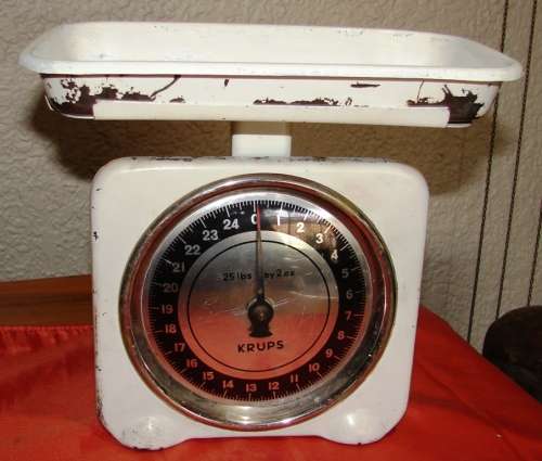 Antique Kurps 25 lb by 2 oz Kitchen scale with weighing bucket-in working order