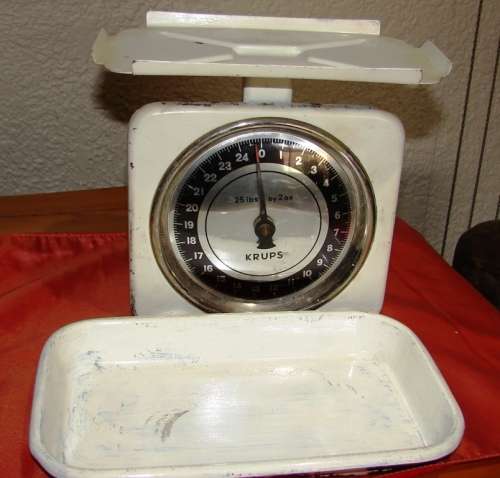 Antique Kurps 25 lb by 2 oz Kitchen scale with weighing bucket-in working order