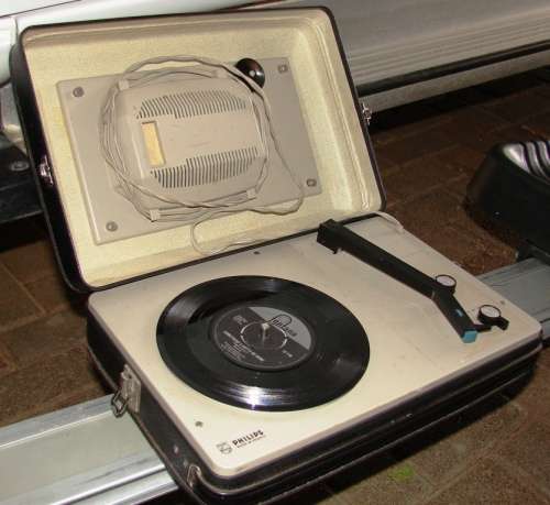 1960`s battery operated portable  Philips record player-(France)-Plays 7 singels, LP`s 33/78-working