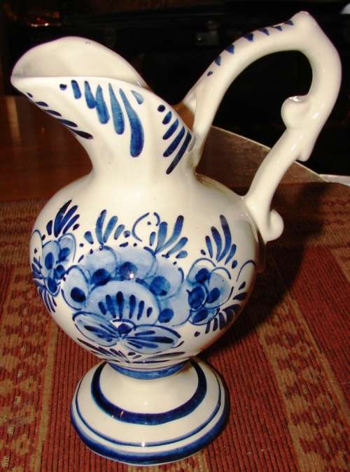 Beautiful  Blauw Delfts hand painted Porcelian vase-H 18 cm-MD 10 cm- no cracks/chips