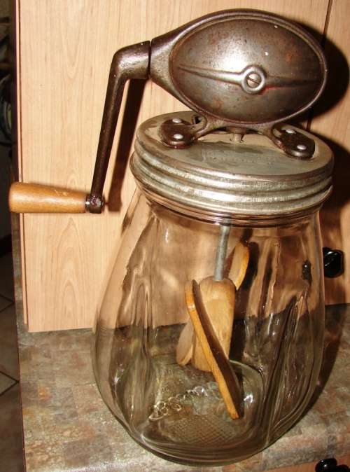 Antique Dazey Butter Churn no 4 4QT Model B - in working order-bottle no chips/cracks