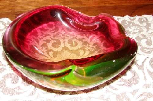 Beautiful multi colour Murano glass bowl-weighs 1.85 kg`s-dia. 18 cm x 17 cm x 7 cm