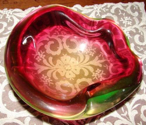 Beautiful multi colour Murano glass bowl-weighs 1.85 kg`s-dia. 18 cm x 17 cm x 7 cm