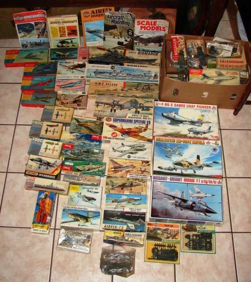 Wow!! total collection vintage scale model plastic construction kits war planes/ ships books/parts