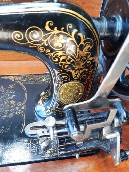 Antique  1896-1914 Frister & Rossmann-Germany Sewing Machine in good working condition