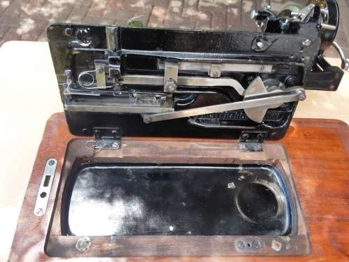 Antique  1896-1914 Frister & Rossmann-Germany Sewing Machine in good working condition