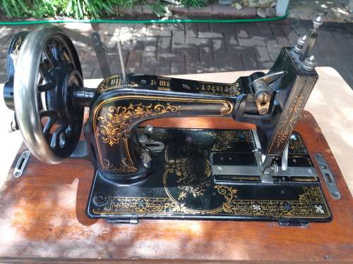 Antique  1896-1914 Frister & Rossmann-Germany Sewing Machine in good working condition