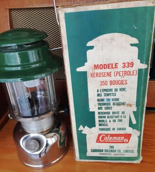 Vintage Coleman 339 -Feb 1976  Canada-Kerosene Lamp-clean and in good condition/working-original box