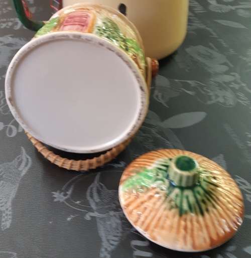 Beautiful Vintage round House scene Cookie Jar with lid and bamboo handle-H 14 cm, BD 11.5 cm