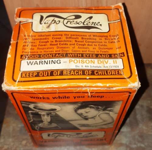 Vintage Vapo-Resolene Vaporizing Inhalant Outfit-complete with wick in original presentation box