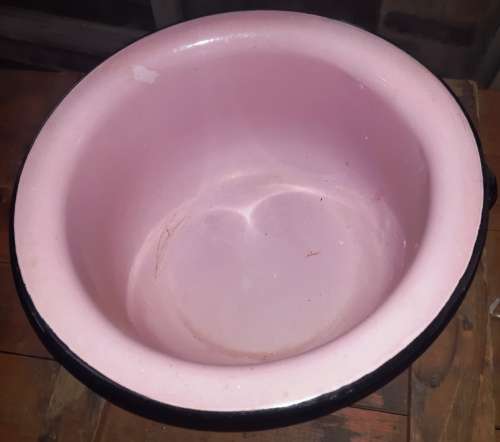 Big vintage HandH pink Enamel Spittoon-good condition-no holes TD 25 cm and H 14 cm