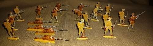 21 Vintage 2 dimensional lead soldiers