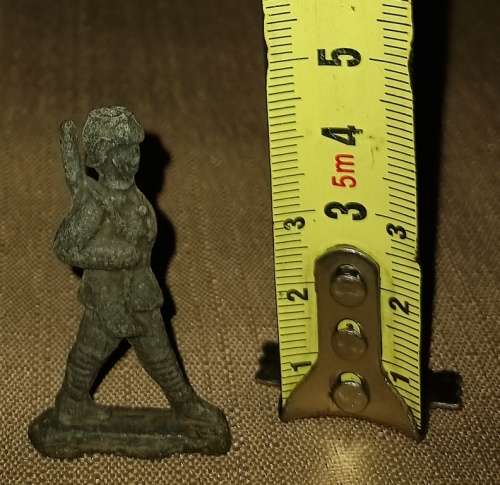 1 very old German lead soldier-unpainted-height 4+ cm