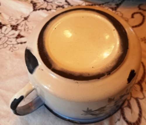 Vintage cute flower design Enamel Spittoon-good condition-no holes TD 20 cm and H 13 cm
