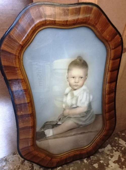 Vintage wooden frame with old photo and glass cover-Dia. 55 cm x 37 cm