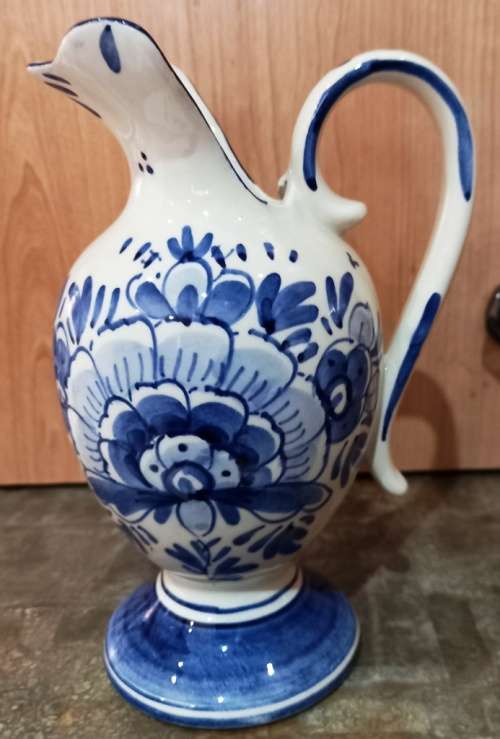 Beautiful vintage Handgeschilderd Delft Holland Vase by III/Y/E/W marked 265-H 15 cm-good condition