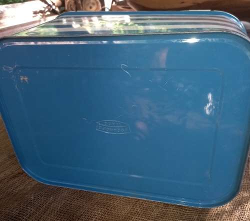 Vintage Goodhope ware Blue and white Bread tin in good condition-no dents/rust