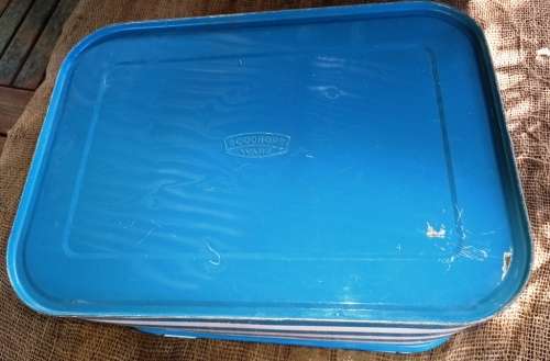 Vintage Goodhope ware Blue and white Bread tin in good condition-no dents/rust