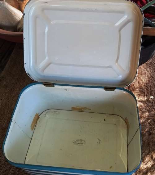 Vintage Goodhope ware Blue and white Bread tin in good condition-no dents/rust