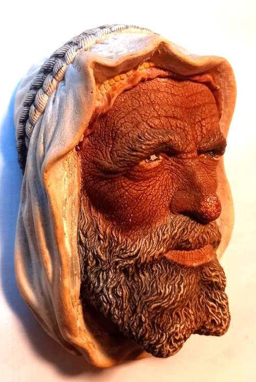 Vintage collectible 1969 `Bossoms` Registered design chalk ware head figurine