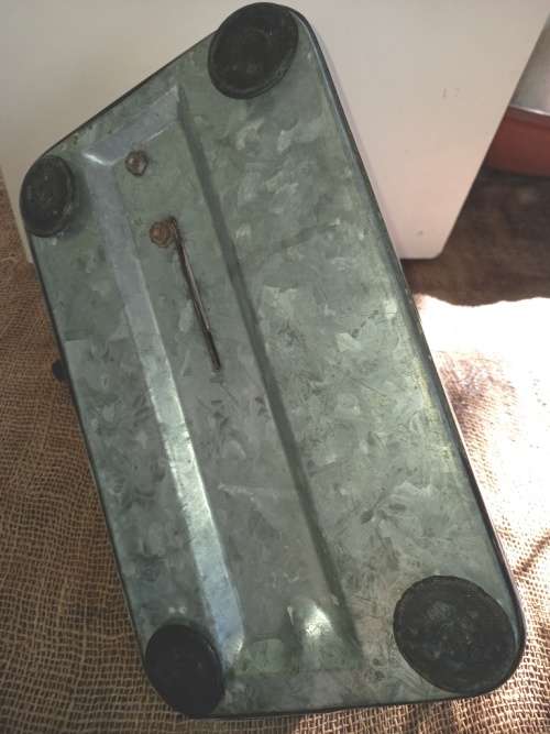 Vintage quality Pineware Bread Slicer in good working condition with good stainless steel blade