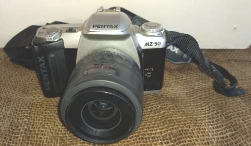 Pentax MZ-50 - 35 mm Camera -Lens SMC Pentax F 1:4 - 5.6 :35-80mm-carry bag and in working condition