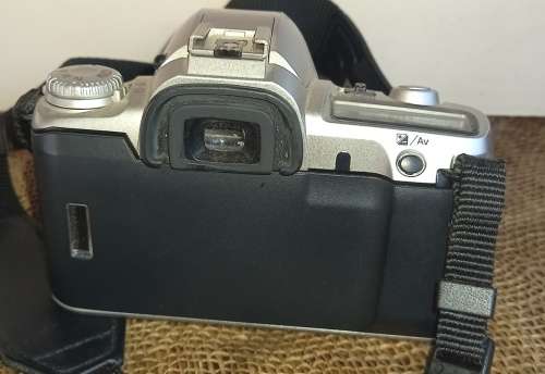Pentax MZ-50 - 35 mm Camera -Lens SMC Pentax F 1:4 - 5.6 :35-80mm-carry bag and in working condition