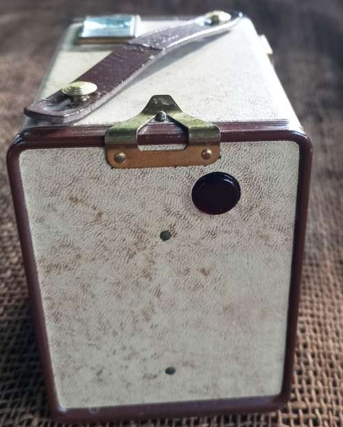 Vintage Brown Kodak Brownie Flash IV Box Camera working and in good condition