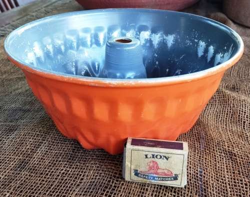 Nice big vintage orange Aluminium Jelly Mould -H 11 cm, TW 24 cm