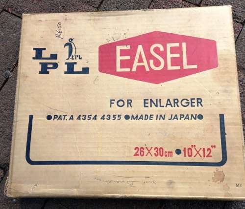 Vintage LPL Easel for Photo Enlarger-26 cm x 30 cm -l ike new in original presentation box