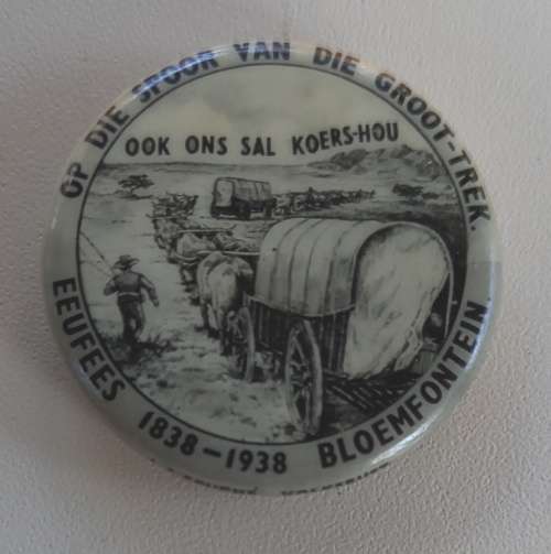Rare metal Pin `Op die Spoor van die Groot Trek Eeufees 1838-1938 Bloemfontein `