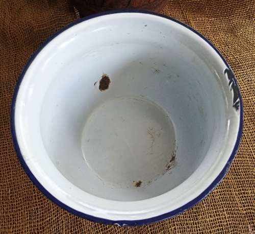 Nice 22cm Top Dia. Vintage White /blue with flowers design Spitoon-good condition-no holes