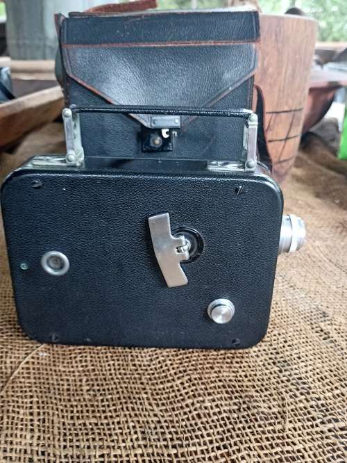Vintage Cine-kodak Eight-25 movie Camera in leather pouch-good condition and working