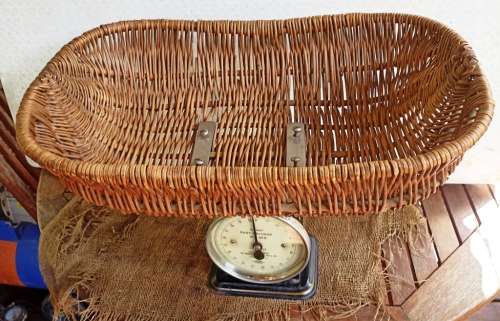 Wow!! - Vintage Hughes Baby Weigher No 48B scale-to weigh 20lbs by 1 oz. with cane basket -working