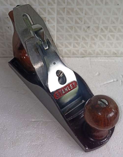 Neat Clean Stanley Bailey no 4 Plane (12-204)- complete and in good working condition