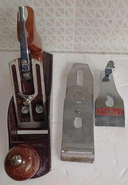 Neat Clean Stanley Bailey no 4 Plane (12-204)- complete and in good working condition