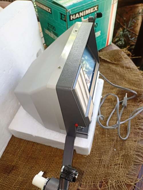 Hanimex E 300 Dual 8 Movie Editor-Easy change over from Super 8 -Regular  and Vice Versa-working