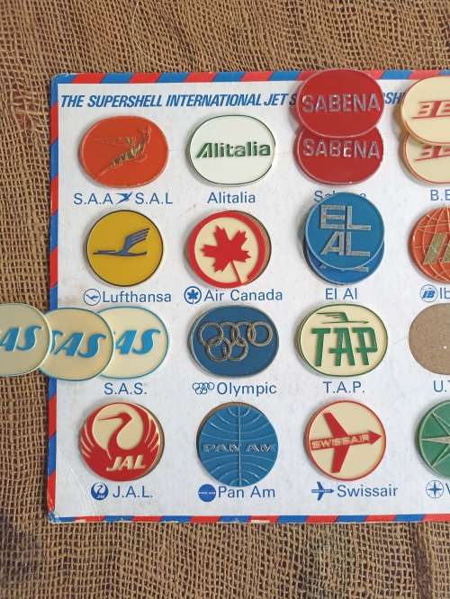 Vintage Super Shell International Jet Set Collection-22 pieces -Size 33 cm x 25 cm