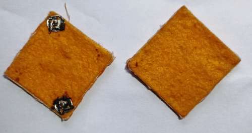 Pair of old SA Army material uniform patches (Insignia)-Dia. 3.5 cm x 3.5 cm-good cond.
