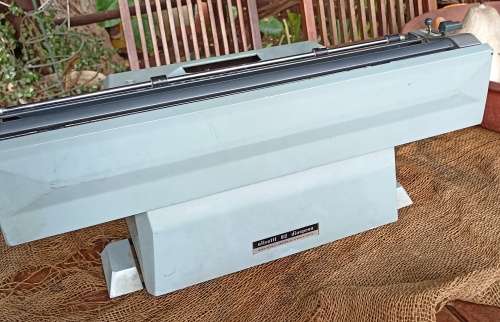 Vintage Olivetti 82 Diaspron Double Page roller Typewriter-circa 1950-complete working