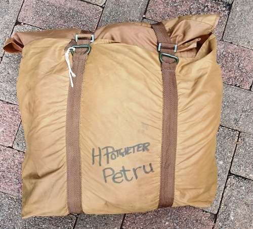 Big Old SADF good quality military sleeping bag in good condition with head cover and carry bag