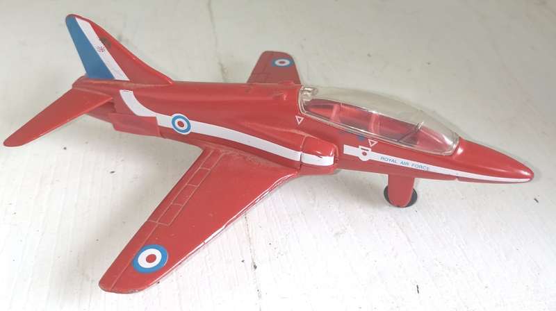 Die Cast Plane Red Arrows Hawk No 63111 L 14 cm, W 13 cm-in very good condition