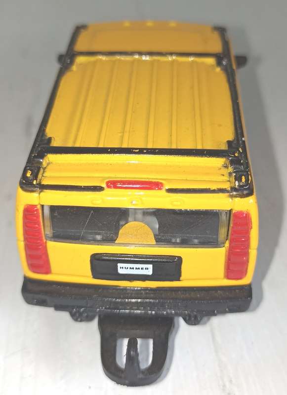 MAISTO HUMMER H2 YELLOW 1:46 SCALE DIE CAST SUV Car Toy-Very good condition-Used