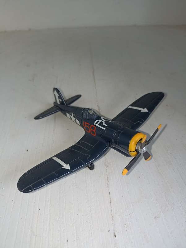 1997 Chance Vought F4U-1D Corsair Die Cast Plane-L 10 cm, W 13 cm-very good condition
