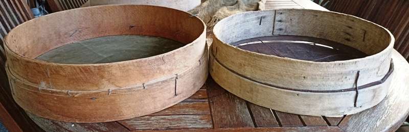 2 x Old wooden Sieves-TD 43cm, H 11 cm and TD 40 cm x H 10 cm-Sell per Sifter and not lot